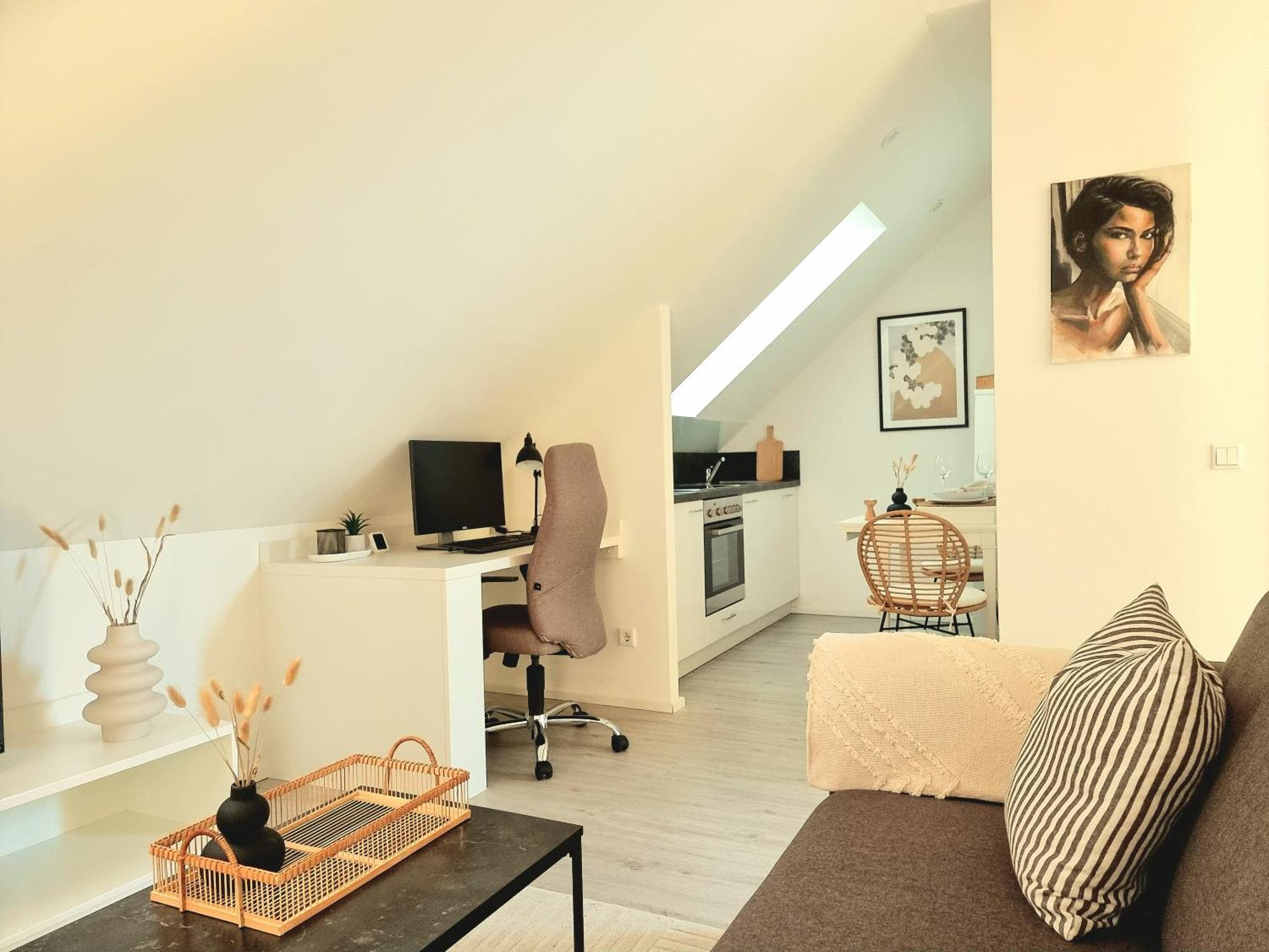 Homestay-Stylish, Zentral- Loft Apartment-Parking Ingolstadt Esterno foto