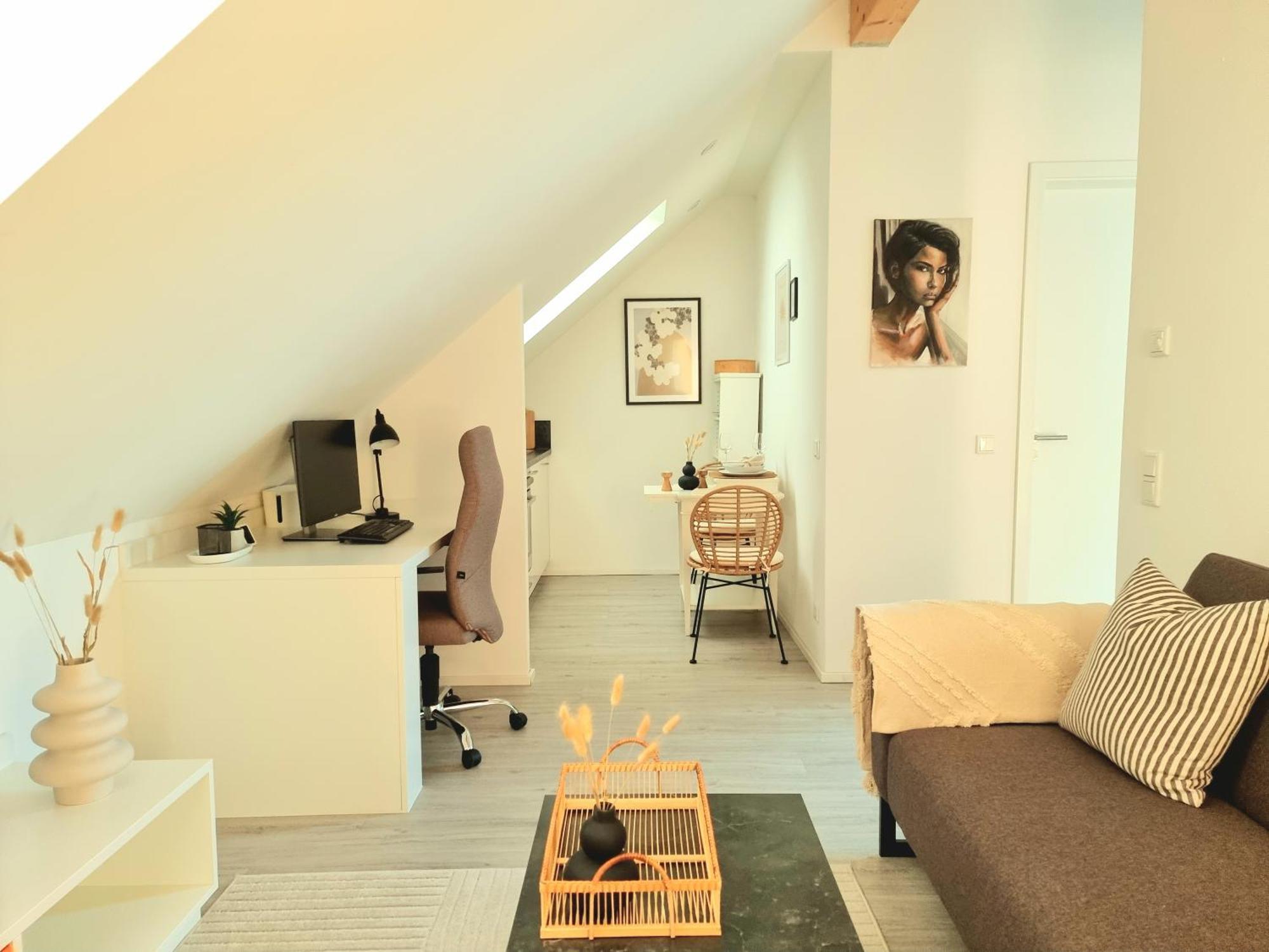 Homestay-Stylish, Zentral- Loft Apartment-Parking Ingolstadt Esterno foto